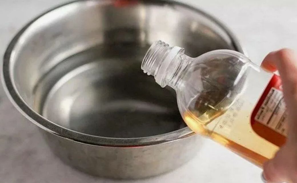 vinegar solution against fungi